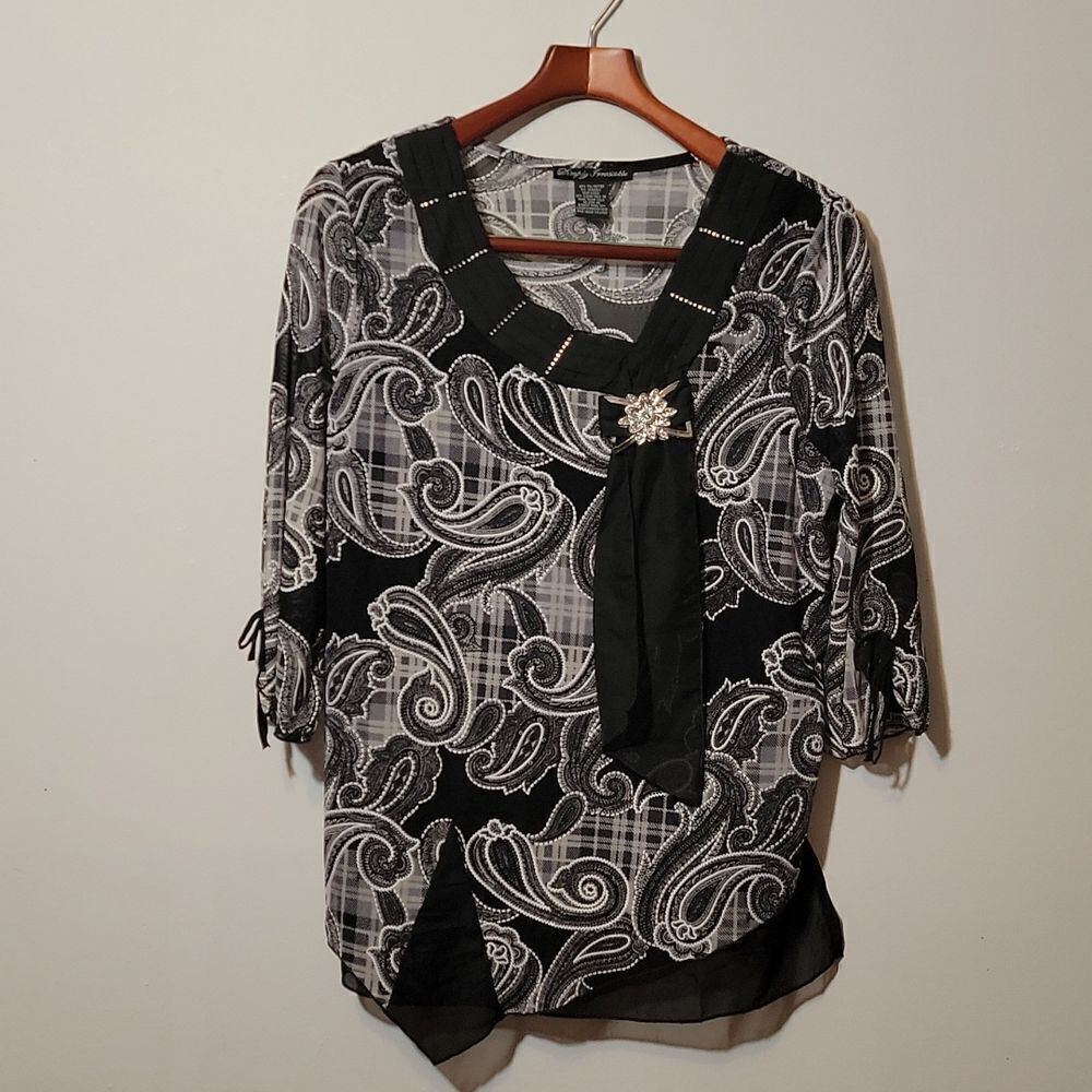 Simply Irresistible black and white paisley print dressy blouse.